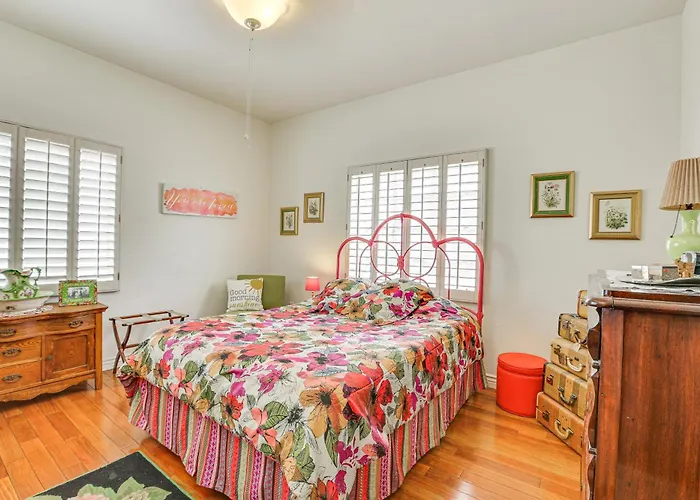 Holiday home 2 Mi To Dtwn Phoenix: Walkable Family Retreat!