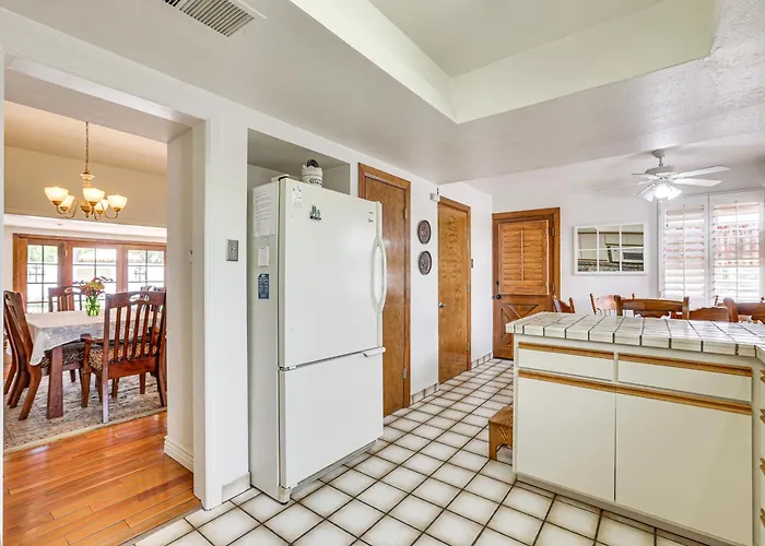 Holiday home 2 Mi To Dtwn Phoenix: Walkable Family Retreat! *