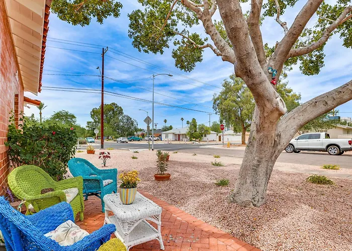 Holiday home 2 Mi To Dtwn Phoenix: Walkable Family Retreat! Phoenix