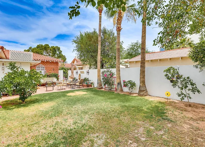 2 Mi To Dtwn Phoenix: Walkable Family Retreat! Phoenix